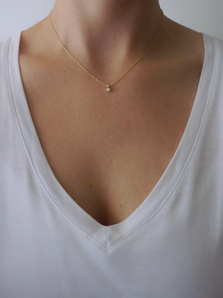 14k gold solitaire diamond pendant necklace