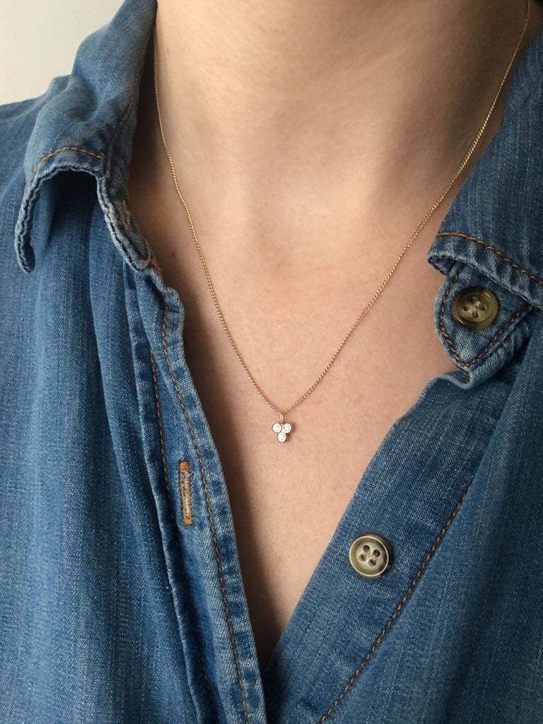 14k gold three stone diamond pendant necklace